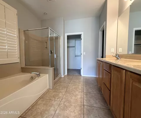 Bath - 3613 E Meadowview Dr, Gilbert, AZ 85298 photo 1 of 2