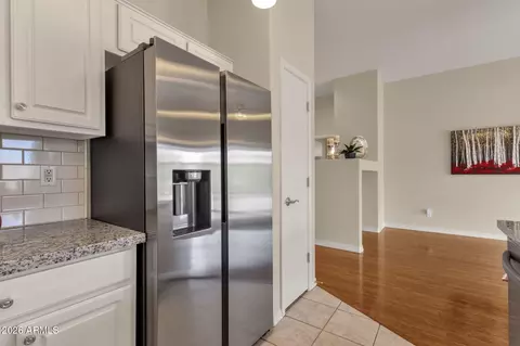 Kitchen - 4636 E Walnut Rd, Gilbert, AZ 85298 photo 4 of 5
