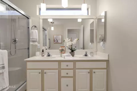 Bath - 4636 E Walnut Rd, Gilbert, AZ 85298 photo 3 of 3