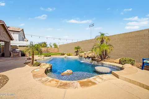 Exterior - 711 N Pheasant Dr, Gilbert, AZ 85234 photo 9 of 11