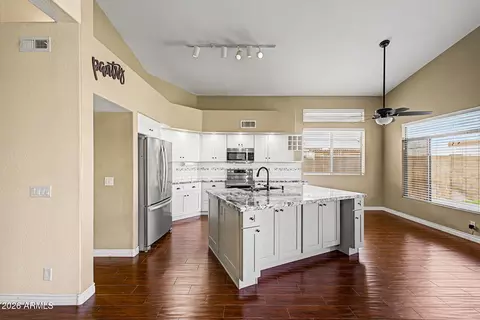 Kitchen - 711 N Pheasant Dr, Gilbert, AZ 85234 photo 3 of 5