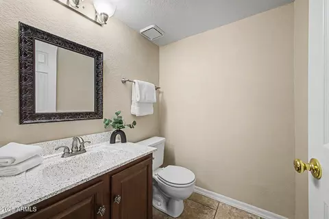 Bath - 3366 E Windsong Dr, Phoenix, AZ 85048 photo 4 of 4