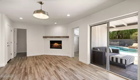 Living - 2255 E Piestewa Peak Dr, Phoenix, AZ 85016 photo 3 of 5