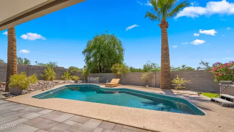Exterior - 2255 E Piestewa Peak Dr, Phoenix, AZ 85016 photo 2 of 5