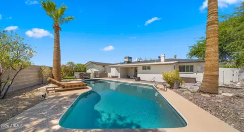 Exterior - 2255 E Piestewa Peak Dr, Phoenix, AZ 85016 photo 4 of 5