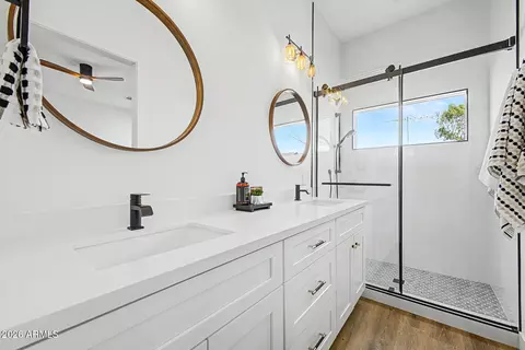Bath - 1826 E Whitton Ave, Phoenix, AZ 85016 photo 1 of 3