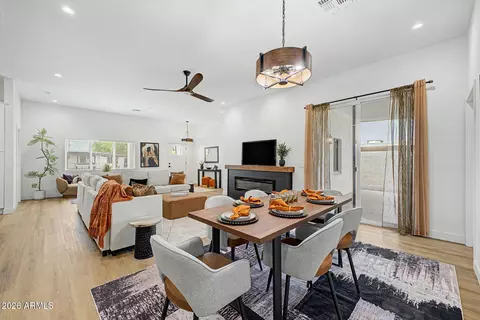 Dining - 1826 E Whitton Ave, Phoenix, AZ 85016 photo 2 of 2
