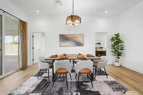 Dining - 1826 E Whitton Ave, Phoenix, AZ 85016 photo 1 of 2