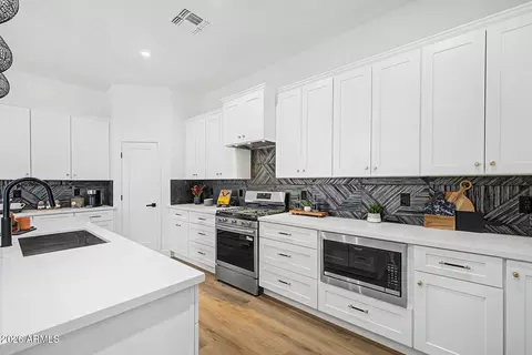 Kitchen - 1826 E Whitton Ave, Phoenix, AZ 85016 photo 1 of 4