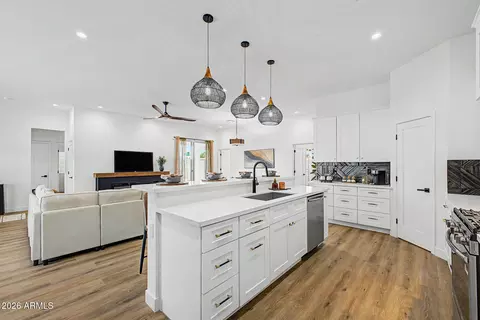 Kitchen - 1826 E Whitton Ave, Phoenix, AZ 85016 photo 2 of 4