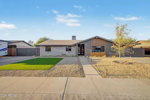 Exterior - 2808 E Lupine Ave, Phoenix, AZ 85028 photo 4 of 19