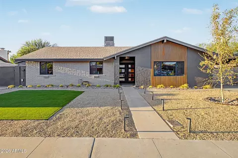 Exterior - 2808 E Lupine Ave, Phoenix, AZ 85028 photo 5 of 19