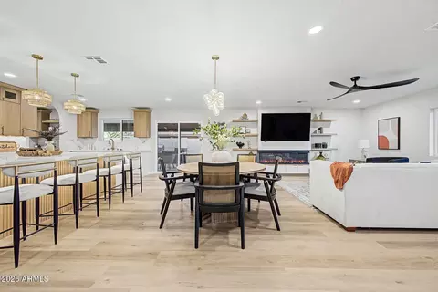 Dining - 2808 E Lupine Ave, Phoenix, AZ 85028 photo 3 of 4