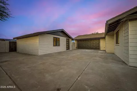 Exterior - 2808 E Lupine Ave, Phoenix, AZ 85028 photo 3 of 19