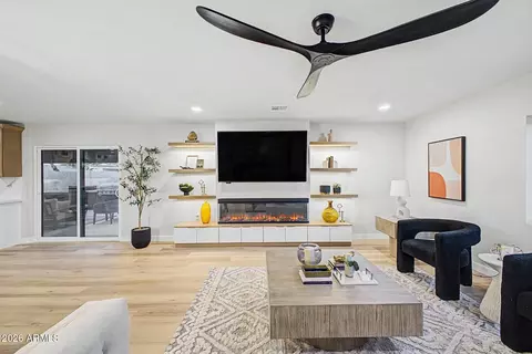 Living - 2808 E Lupine Ave, Phoenix, AZ 85028 photo 2 of 3
