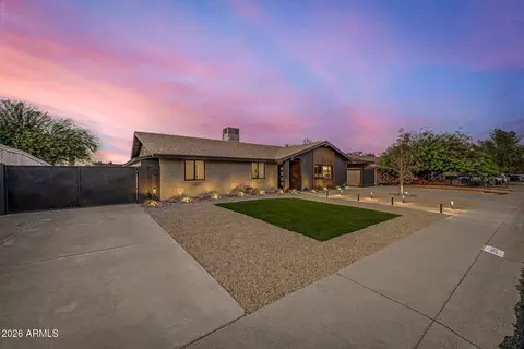 Exterior - 2808 E Lupine Ave, Phoenix, AZ 85028 photo 2 of 19