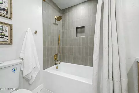 Bath - 2808 E Lupine Ave, Phoenix, AZ 85028 photo 4 of 4