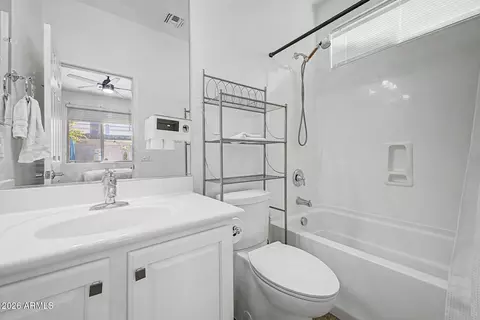 Bath - 4932 W Marcus Dr, Phoenix, AZ 85083 photo 4 of 6