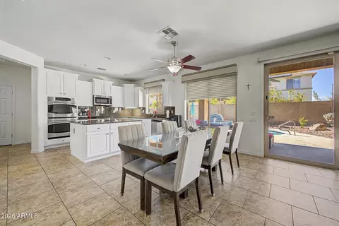 Dining - 4932 W Marcus Dr, Phoenix, AZ 85083 photo 3 of 3