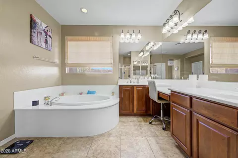 Bath - 4932 W Marcus Dr, Phoenix, AZ 85083 photo 3 of 6