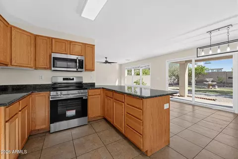 Kitchen - 2321 E Chanute Pass, Phoenix, AZ 85040 photo 1 of 3