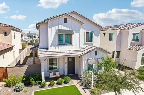 Exterior - 26327 N 22nd Dr, Phoenix, AZ 85085 photo 5 of 7