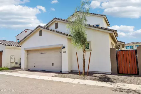 Exterior - 26327 N 22nd Dr, Phoenix, AZ 85085 photo 4 of 7