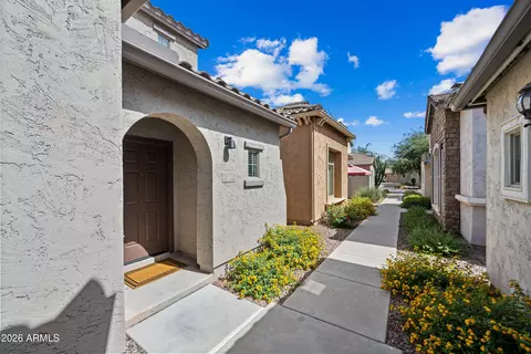 Exterior - 1948 W Davis Rd, Phoenix, AZ 85023 photo 1 of 6