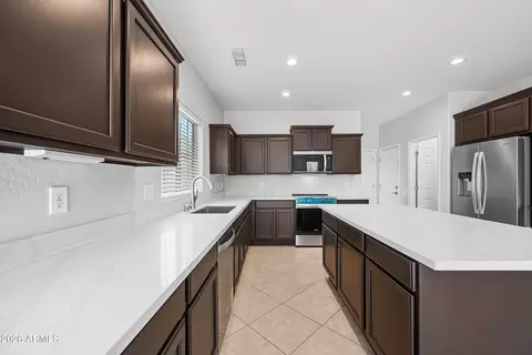 Kitchen - 1948 W Davis Rd, Phoenix, AZ 85023 photo 3 of 5