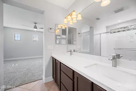 Bath - 1948 W Davis Rd, Phoenix, AZ 85023 photo 3 of 4