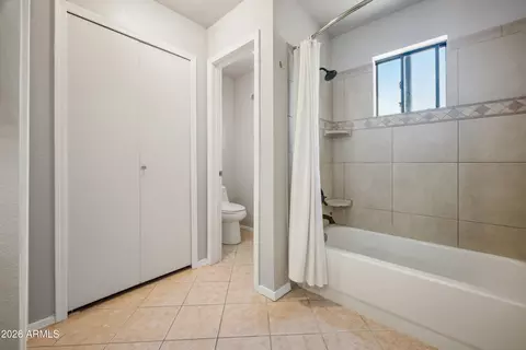Bath - 4860 E Franklin Pl, Hereford, AZ 85615 photo 1 of 3