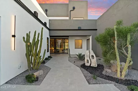 Exterior - 3135 E Palo Verde Dr, Phoenix, AZ 85016 photo 5 of 9