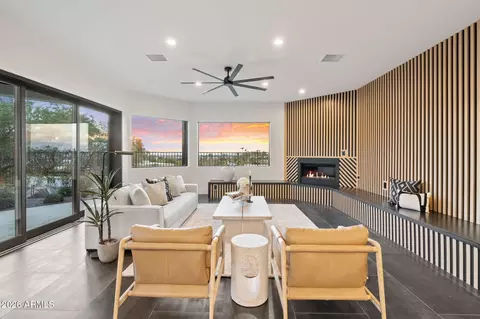 Living - 3135 E Palo Verde Dr, Phoenix, AZ 85016 photo 3 of 3