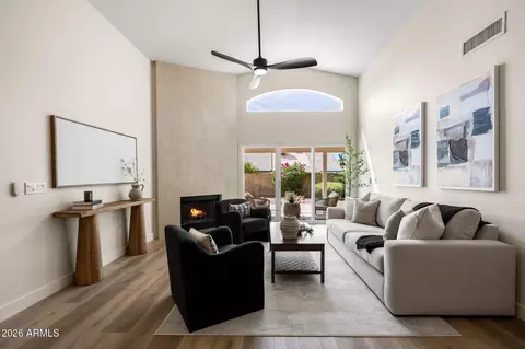 Living - 4389 E Saint John Rd, Phoenix, AZ 85032 photo 2 of 4