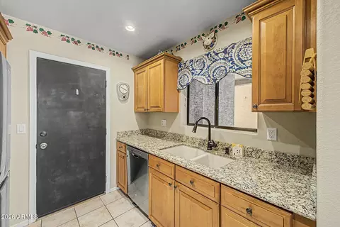 Kitchen - 1154 W Windjammer Dr, Gilbert, AZ 85233 photo 2 of 3