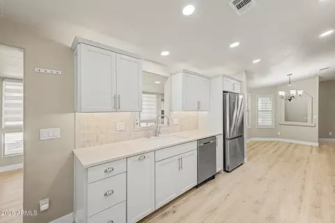 Kitchen - 215 N Power Rd #423, Mesa, AZ 85205 photo 3 of 4