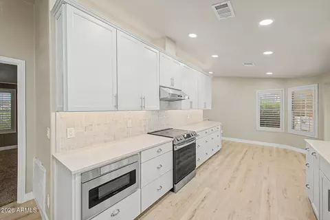 Kitchen - 215 N Power Rd #423, Mesa, AZ 85205 photo 2 of 4