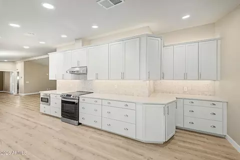 Kitchen - 215 N Power Rd #423, Mesa, AZ 85205 photo 4 of 4