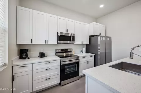 Kitchen - 4132 N 11th St, Phoenix, AZ 85014 photo 3 of 4