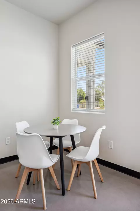 Dining - 4132 N 11th St, Phoenix, AZ 85014 photo 1 of 1