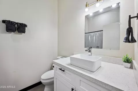 Bath - 4132 N 11th St, Phoenix, AZ 85014 photo 1 of 2