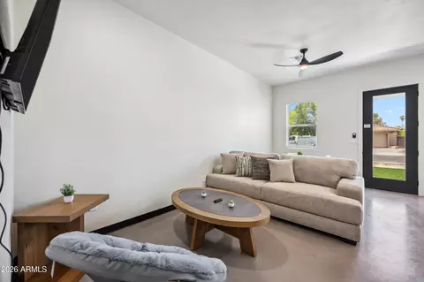 Living - 4132 N 11th St, Phoenix, AZ 85014 photo 2 of 3