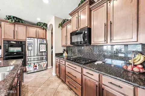 Kitchen - 2754 E Parkview Dr, Gilbert, AZ 85295 photo 3 of 7