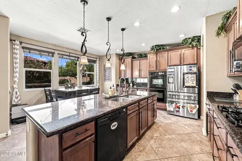 Kitchen - 2754 E Parkview Dr, Gilbert, AZ 85295 photo 4 of 7