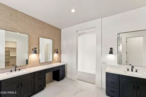 Bath - 608 E Leisure Ln, Phoenix, AZ 85086 photo 4 of 19