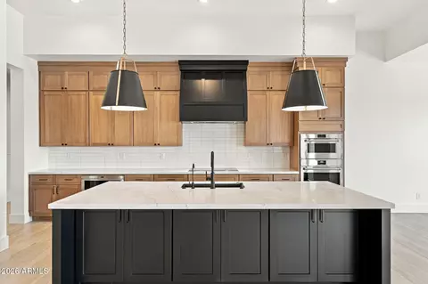 Kitchen - 608 E Leisure Ln, Phoenix, AZ 85086 photo 4 of 9