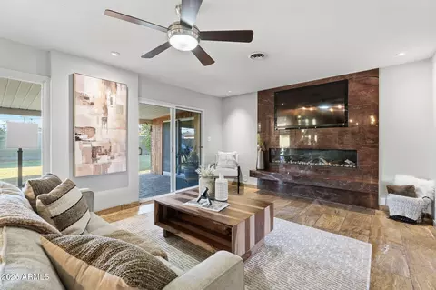 Living - 19 E Canterbury Ct, Phoenix, AZ 85022 photo 4 of 4