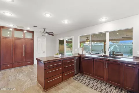 Kitchen - 19 E Canterbury Ct, Phoenix, AZ 85022 photo 7 of 7