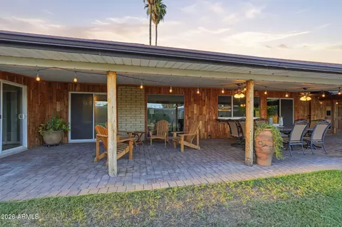 Exterior - 19 E Canterbury Ct, Phoenix, AZ 85022 photo 2 of 8