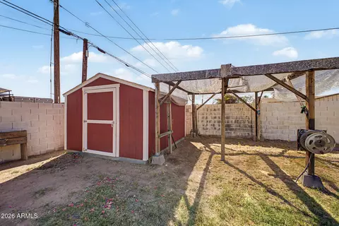 Exterior - 2045 W Cholla St, Phoenix, AZ 85029 photo 6 of 7